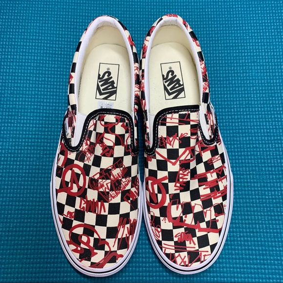 VANS Checkerboard Red Graffiti Slip On Size 8.5 Men’s, 10 Women’s - Picture 3 of 8